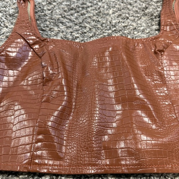 Snakeskin crop top - Picture 2 of 3